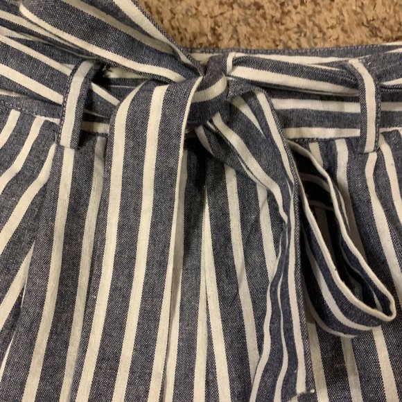 SHEIN Stripe Paperbag Waist Cuffed Shorts M - Picture 4 of 7